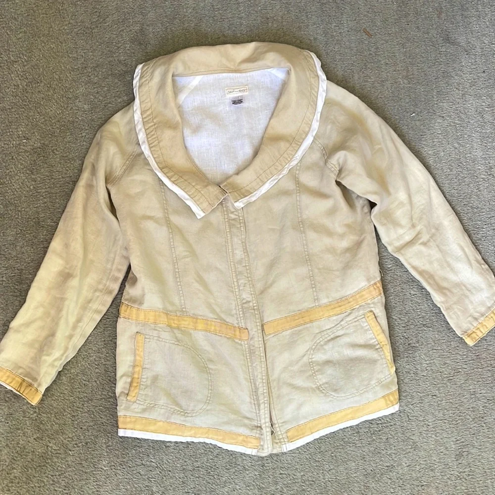Neesh by D.A.R. 100% Linen little jacket size M